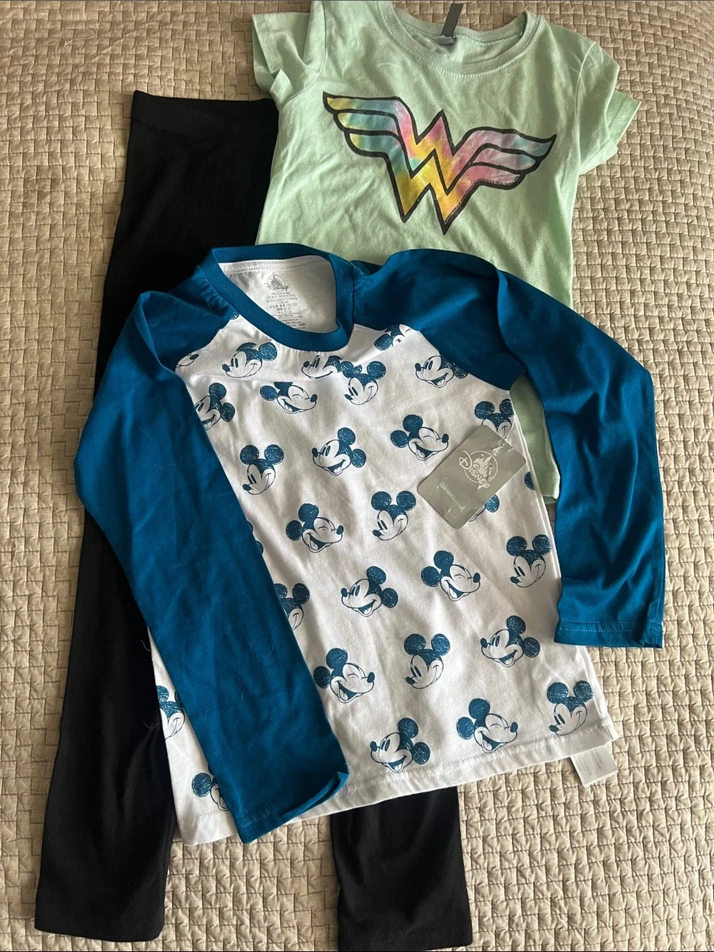 Girls set of 3 items. Size M like new!